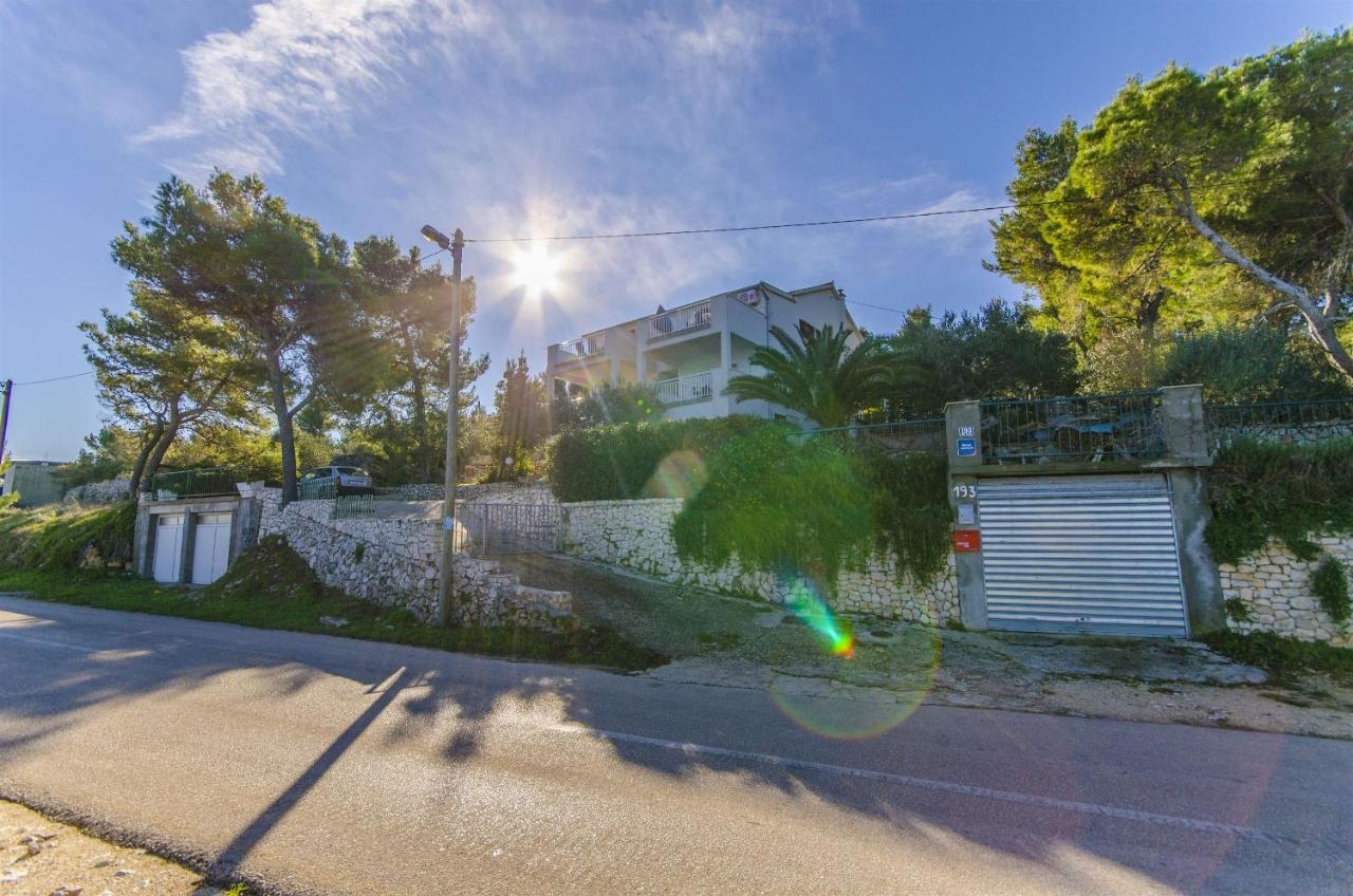 Apartments Dragica Slatine Bagian luar foto