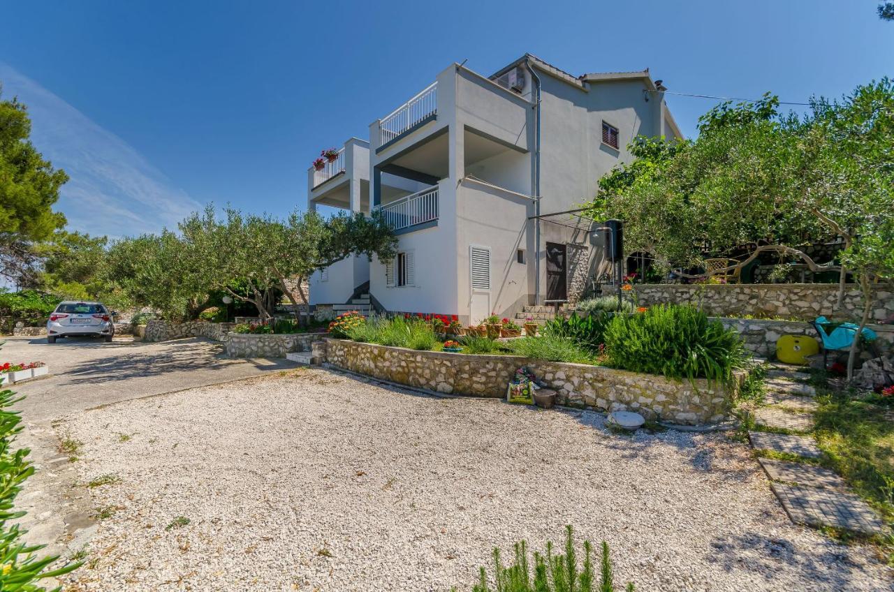 Apartments Dragica Slatine Bagian luar foto